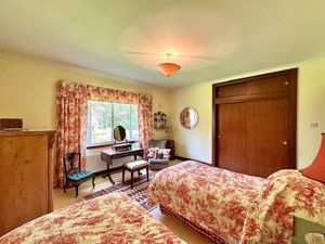 Photo 32- click for photo gallery